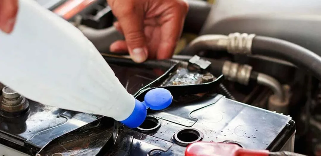 Сколько литров электролита в сухой батарее?