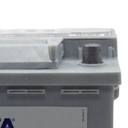 Аккумулятор VARTA Silver Dynamic D15 63 Ач о.п. Фото 1